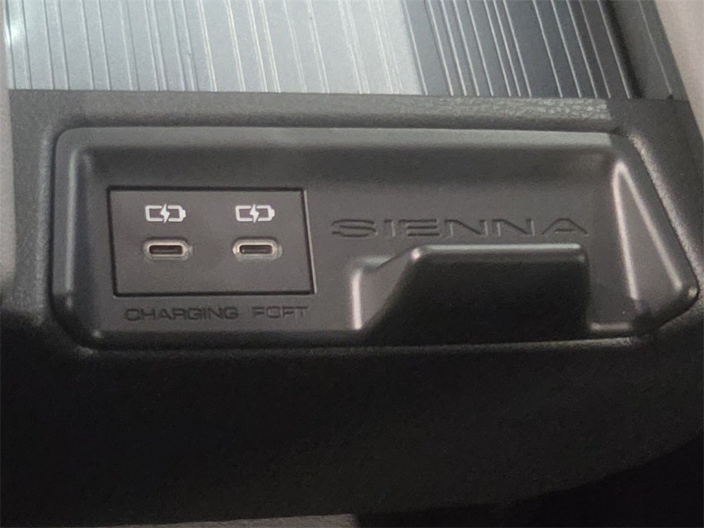 2026 Toyota Sienna XLE 8 Passenger