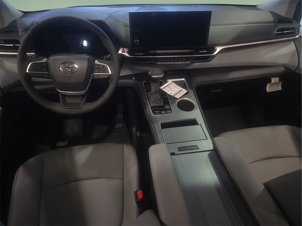 2026 Toyota Sienna XLE 8 Passenger