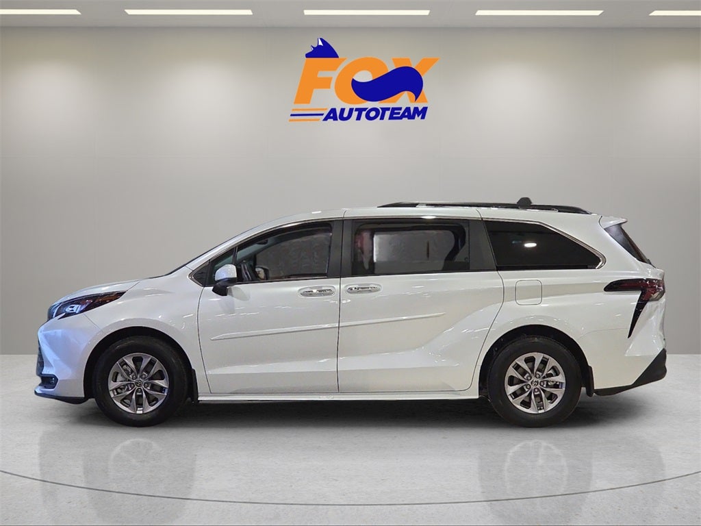 2026 Toyota Sienna XLE 8 Passenger