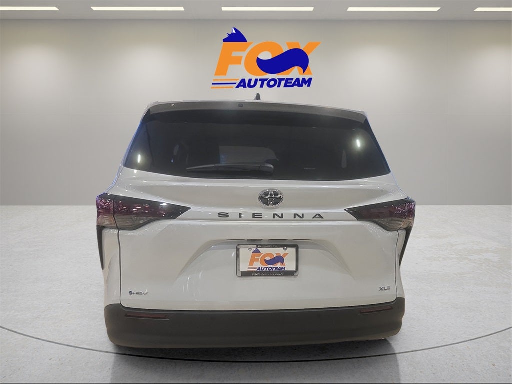 2026 Toyota Sienna XLE 8 Passenger