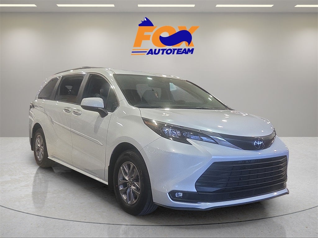 2026 Toyota Sienna XLE 8 Passenger