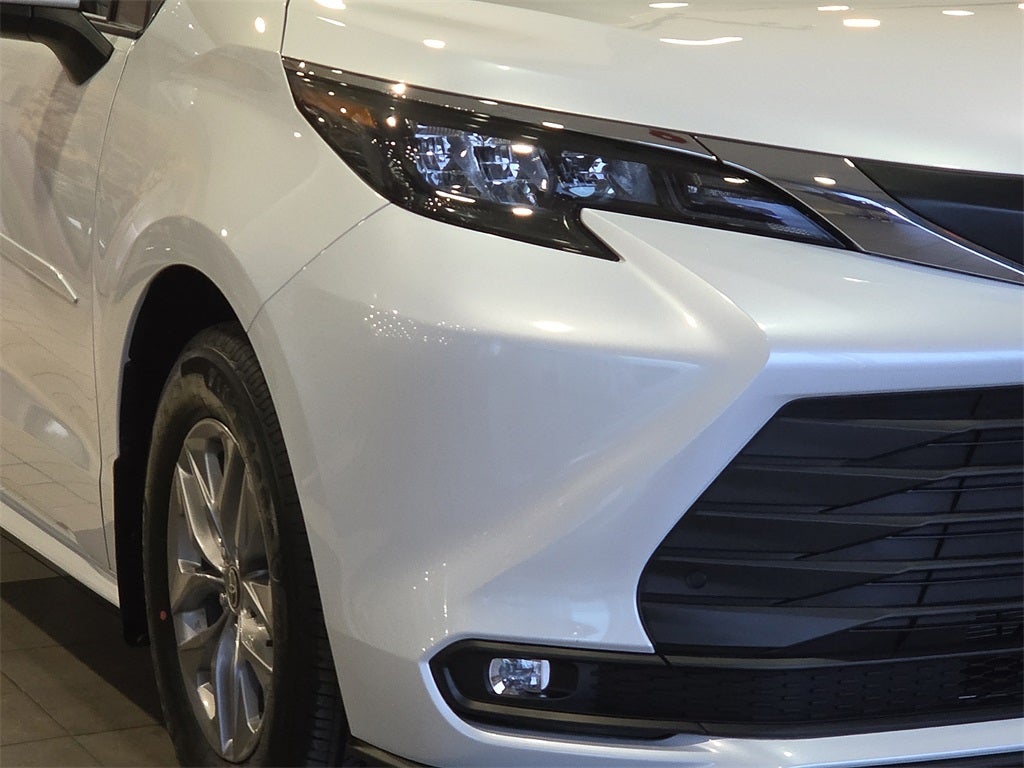 2026 Toyota Sienna XLE 8 Passenger