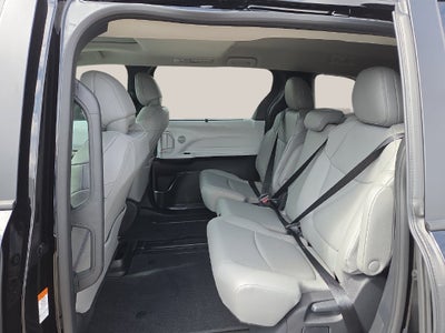 2026 Toyota Sienna XLE 8 Passenger