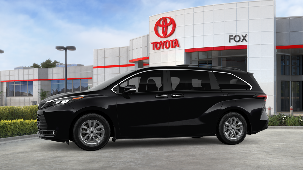 2026 Toyota Sienna XLE 8 Passenger