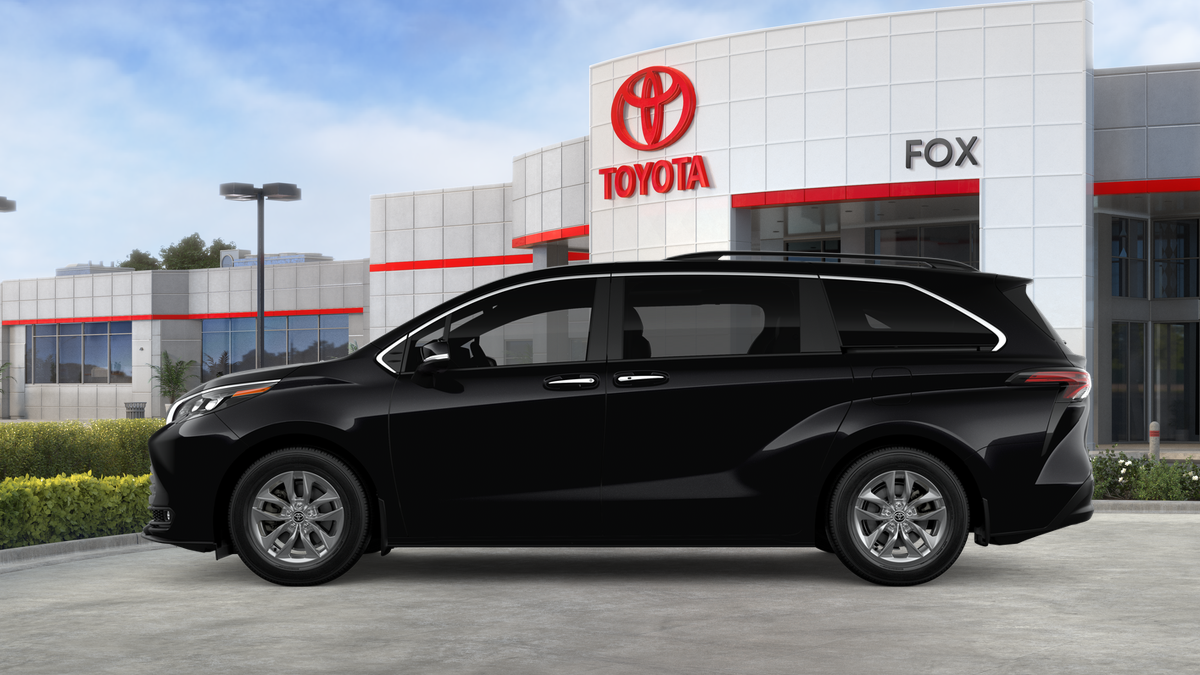 2026 Toyota Sienna XLE 8 Passenger