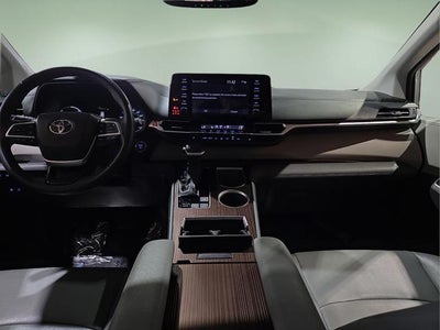 2023 Toyota Sienna XLE 8 Passenger