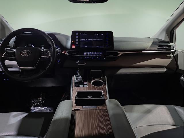 2023 Toyota Sienna XLE 8 Passenger