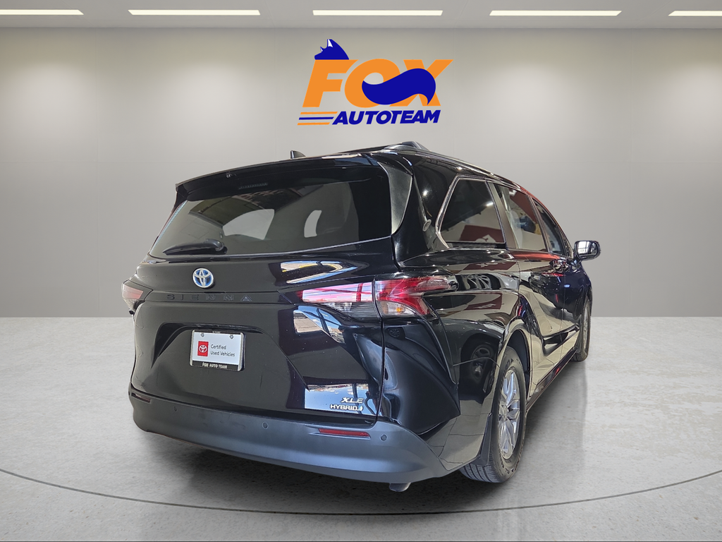 2022 Toyota Sienna XLE 8 Passenger