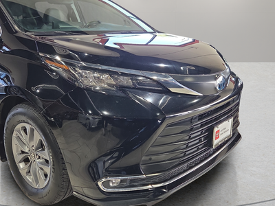 2022 Toyota Sienna XLE 8 Passenger