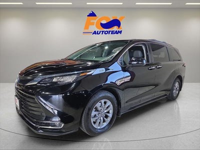 2022 Toyota Sienna XLE 8 Passenger
