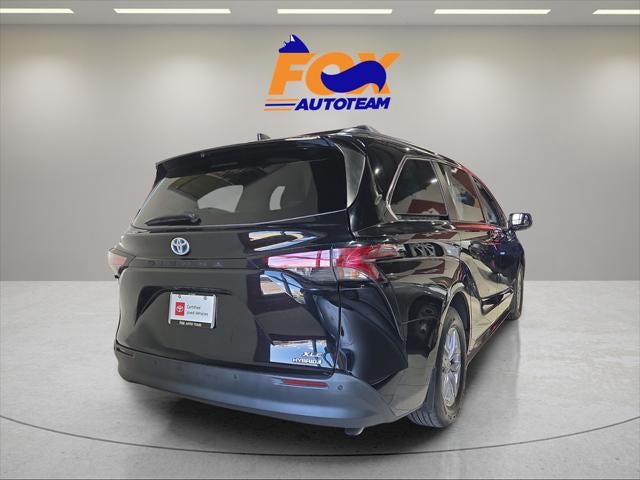 2022 Toyota Sienna XLE 8 Passenger