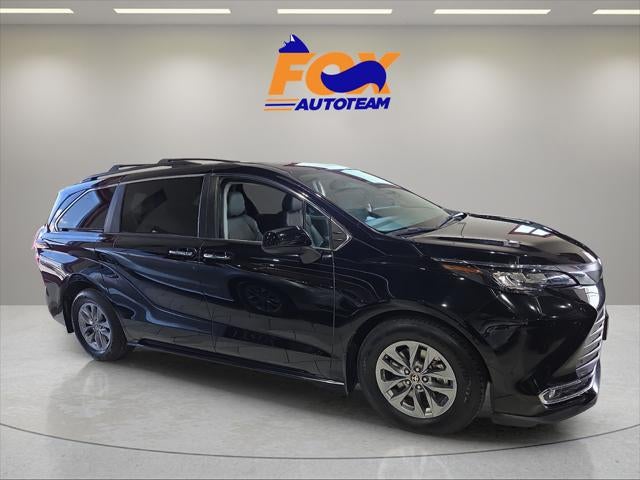 2022 Toyota Sienna XLE 8 Passenger