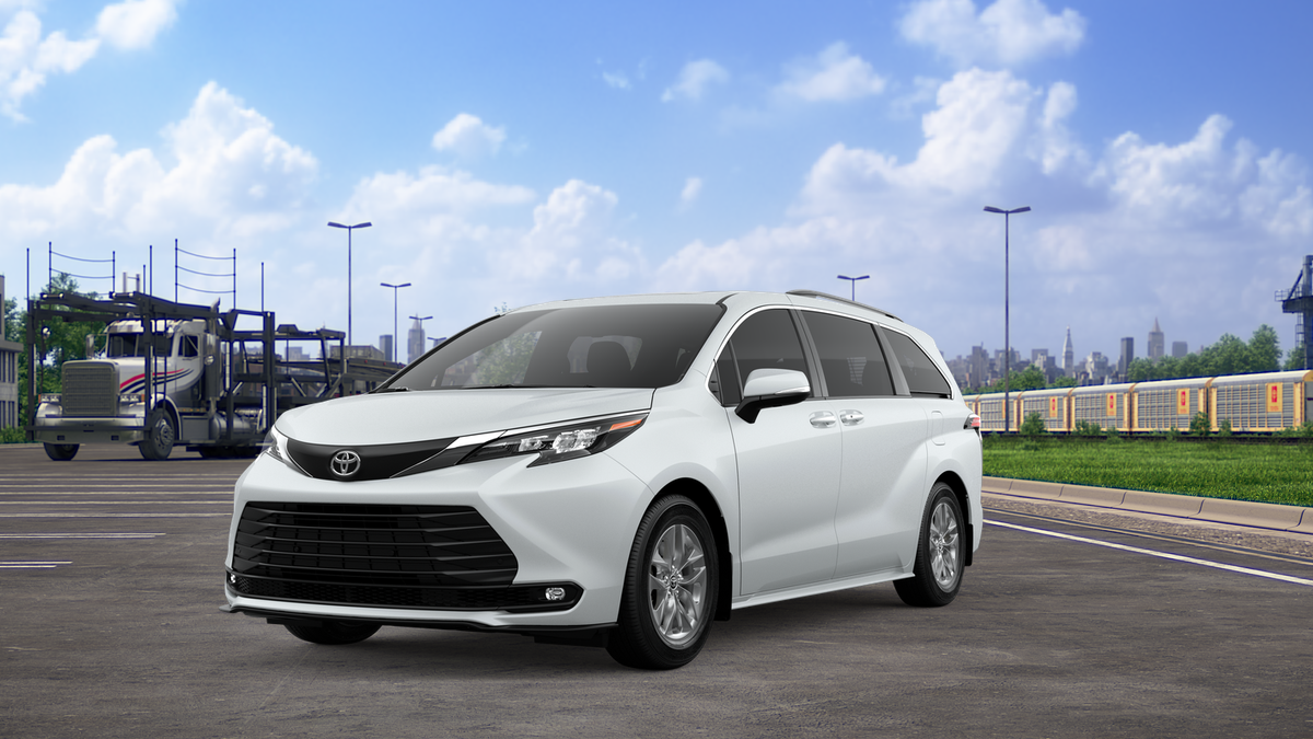 2026 Toyota Sienna XLE 8 Passenger
