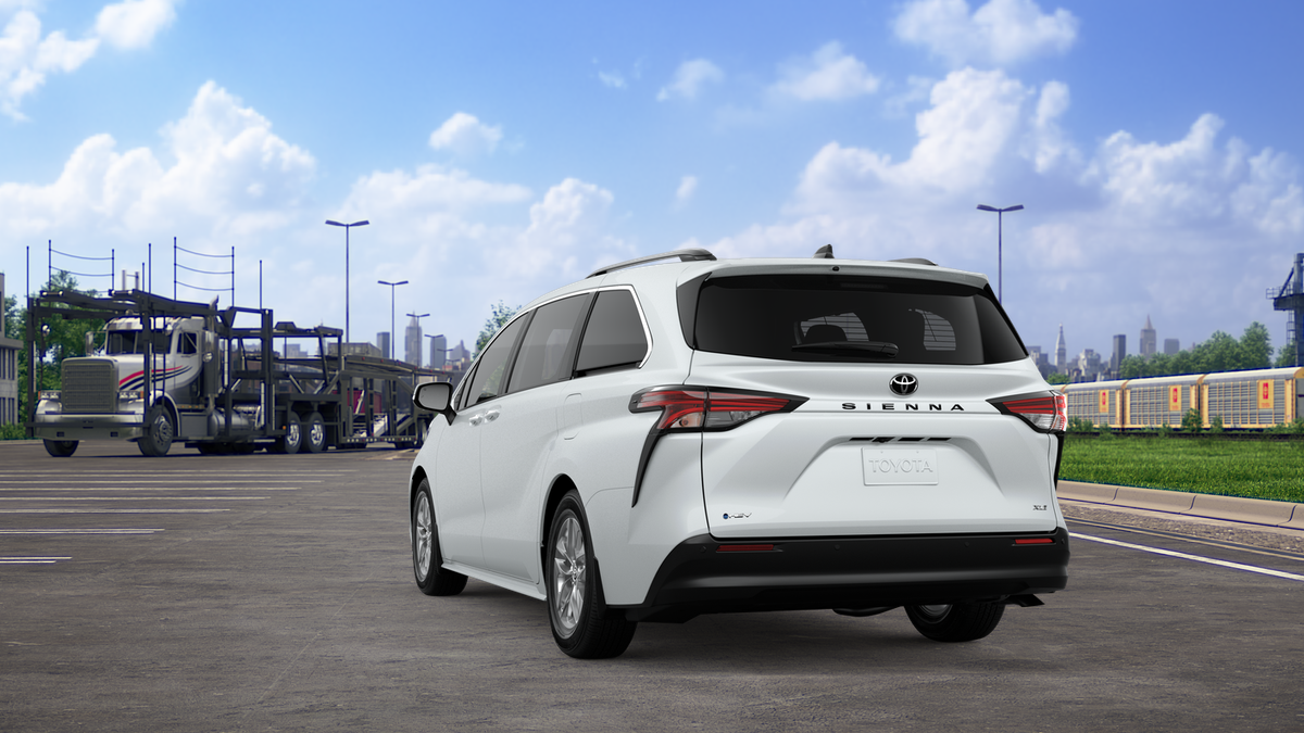 2026 Toyota Sienna XLE 8 Passenger