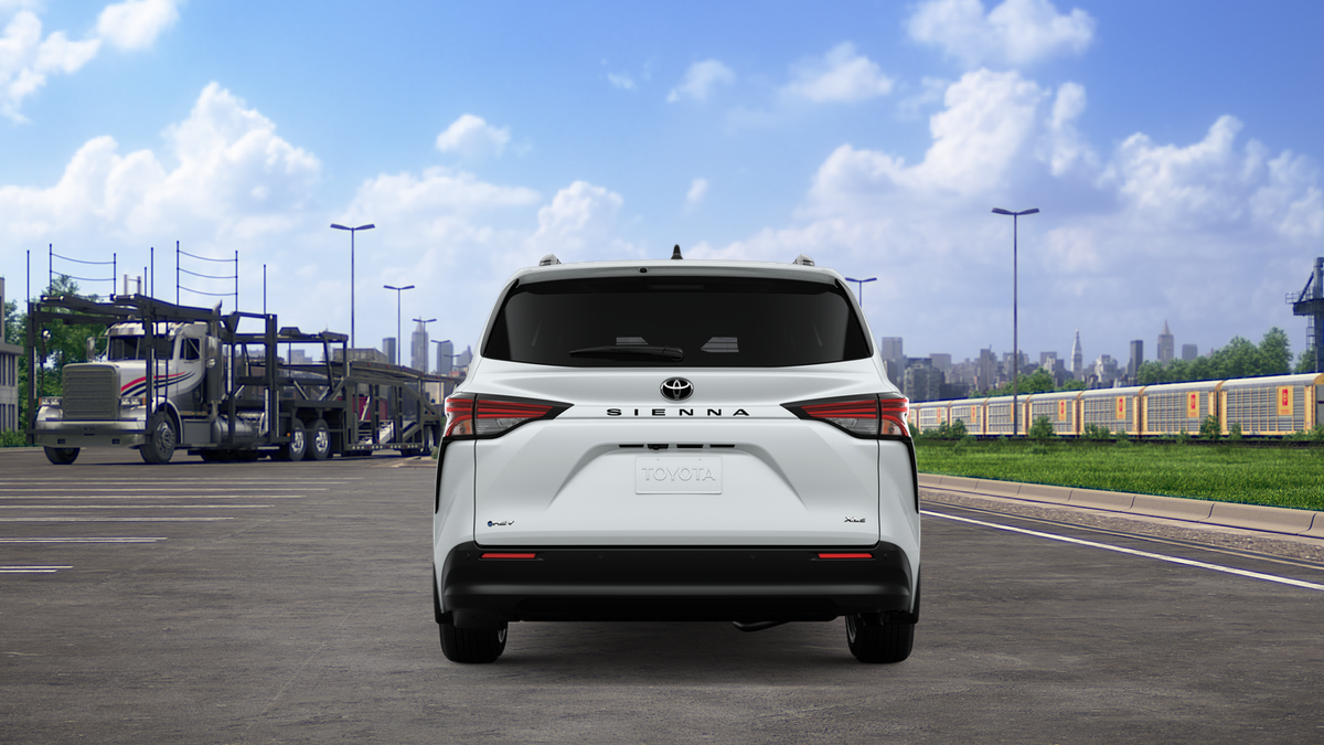 2026 Toyota Sienna XLE 8 Passenger
