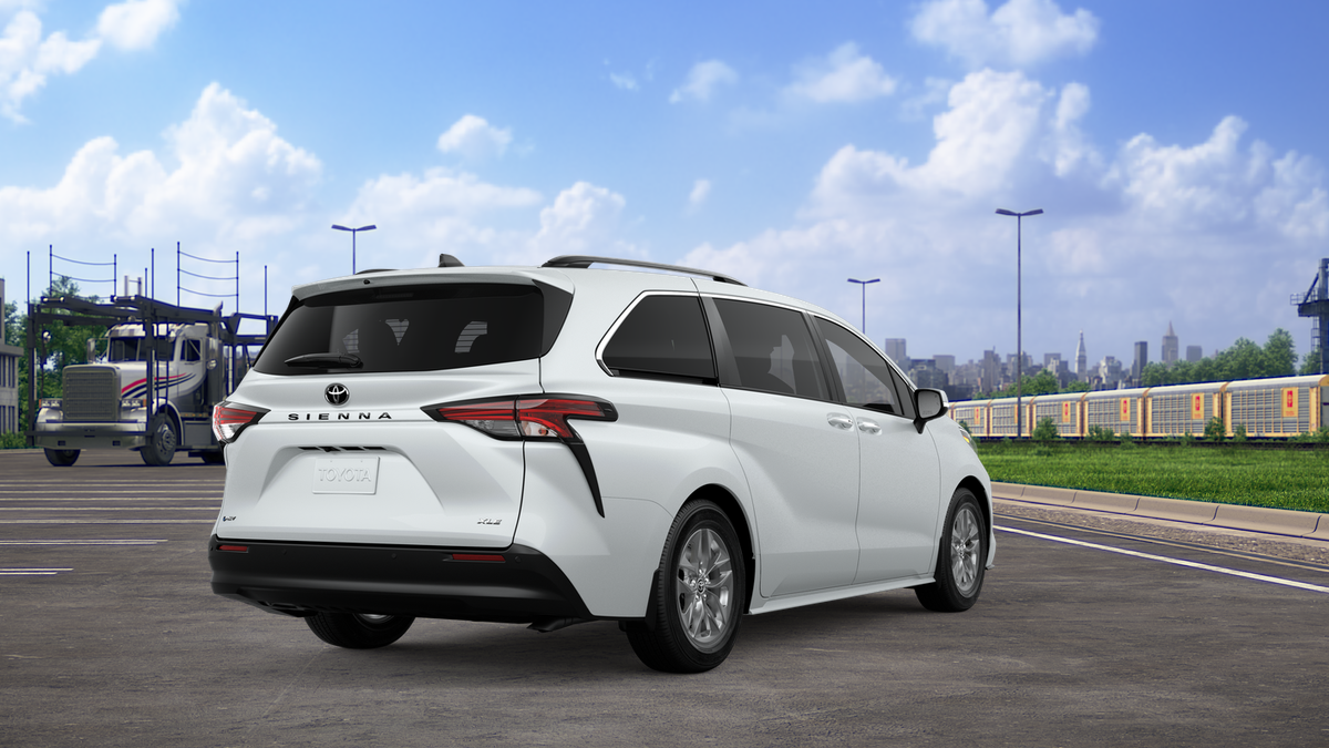 2026 Toyota Sienna XLE 8 Passenger