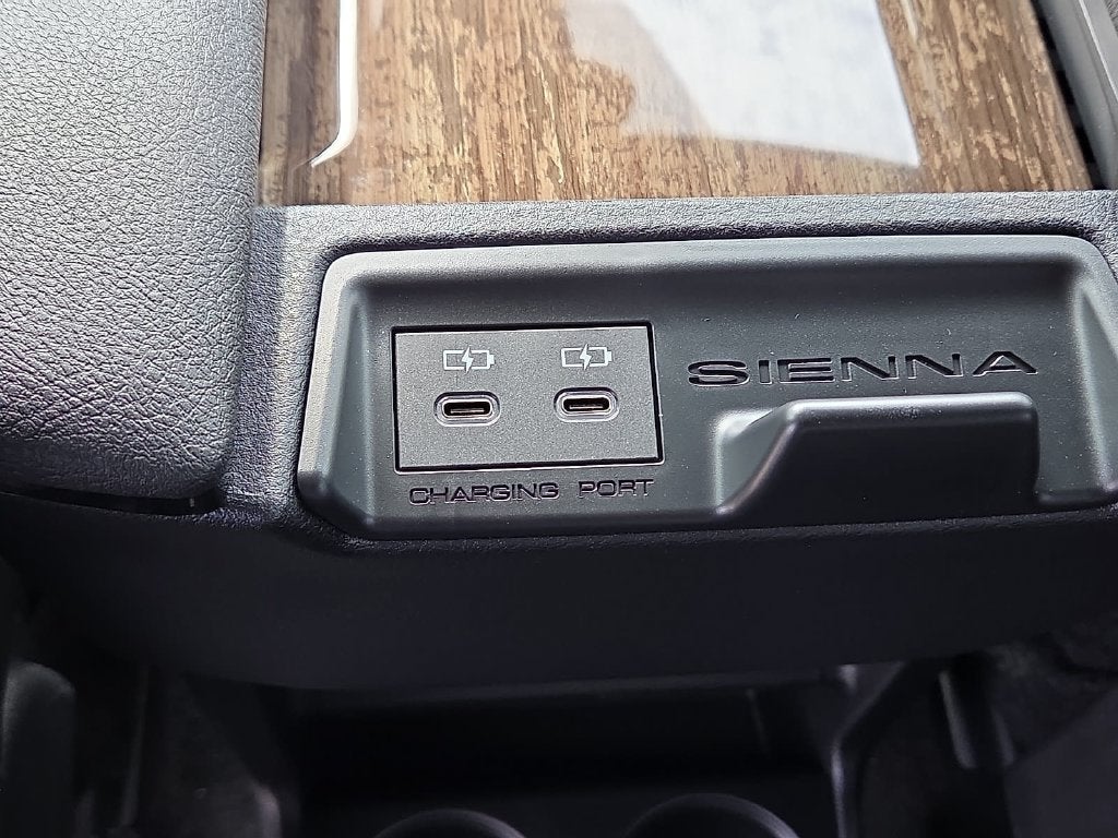 2026 Toyota Sienna Limited 7 Passenger