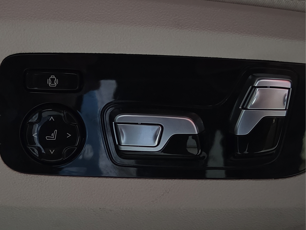 2026 BMW X6 M60i