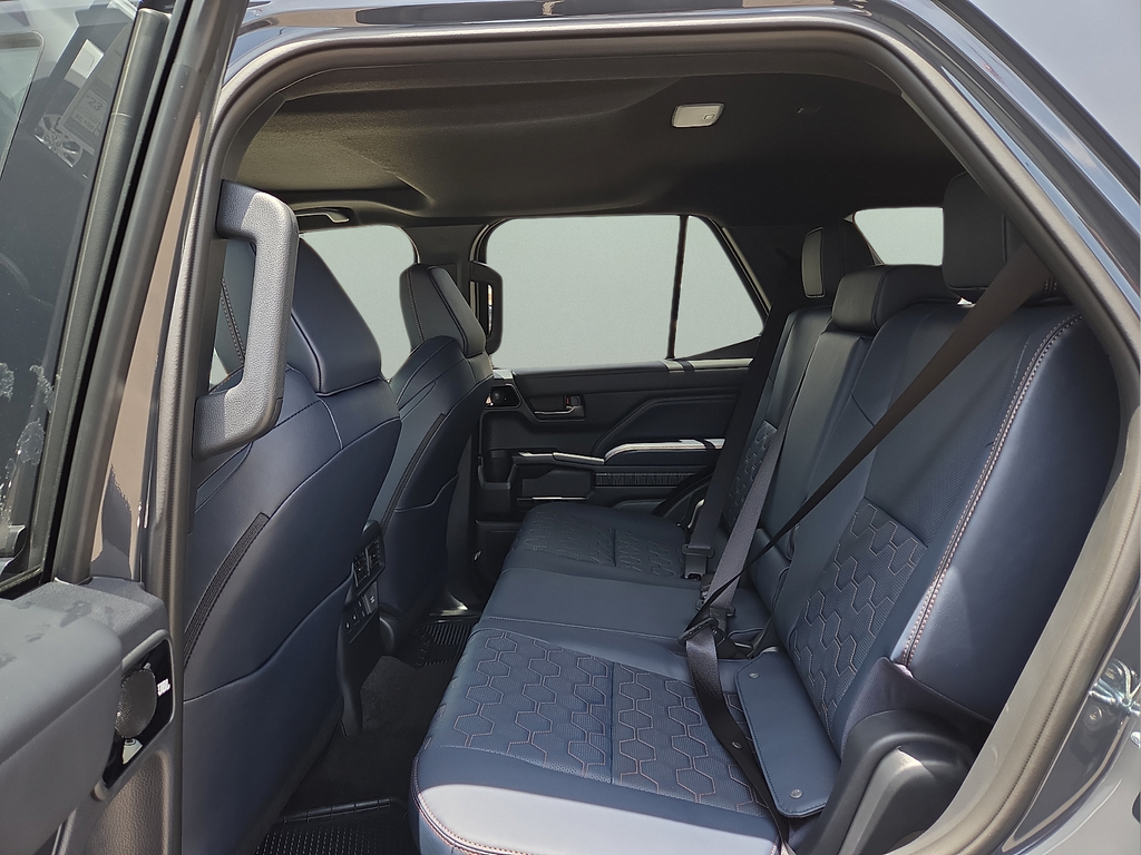 2026 Toyota 4Runner i-FORCE MAX Hybrid Platinum