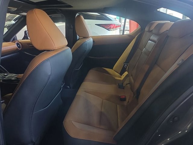 2023 Lexus IS 300