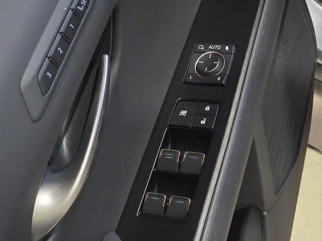 2023 Lexus UX 250h F SPORT Handling