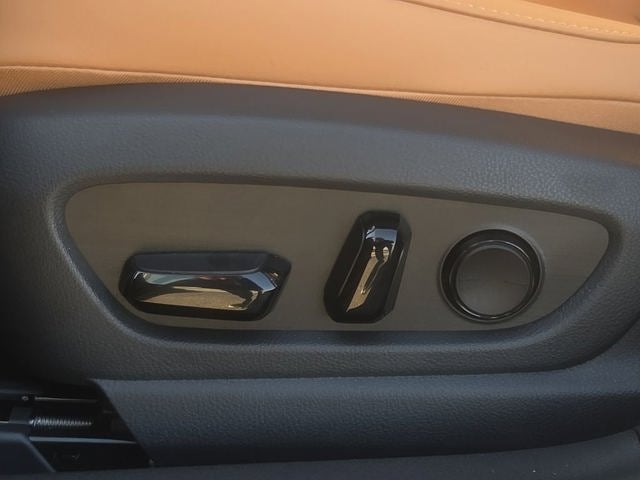 2026 Lexus UX 300h PREMIUM