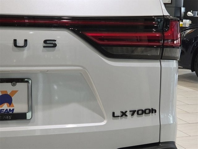 2026 Lexus LX 700h LUXURY