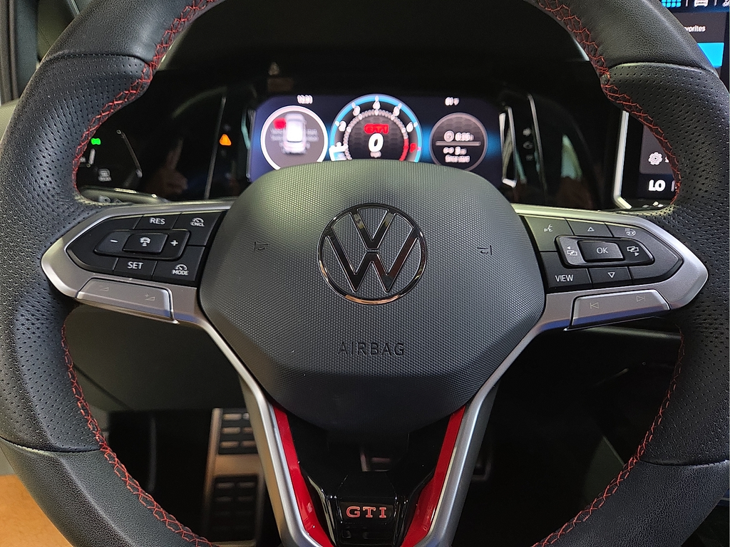 2025 Volkswagen Golf GTI 2.0T SE