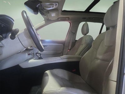 2021 Volvo XC90 T5 Momentum