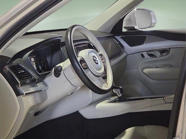 2021 Volvo XC90 T5 Momentum