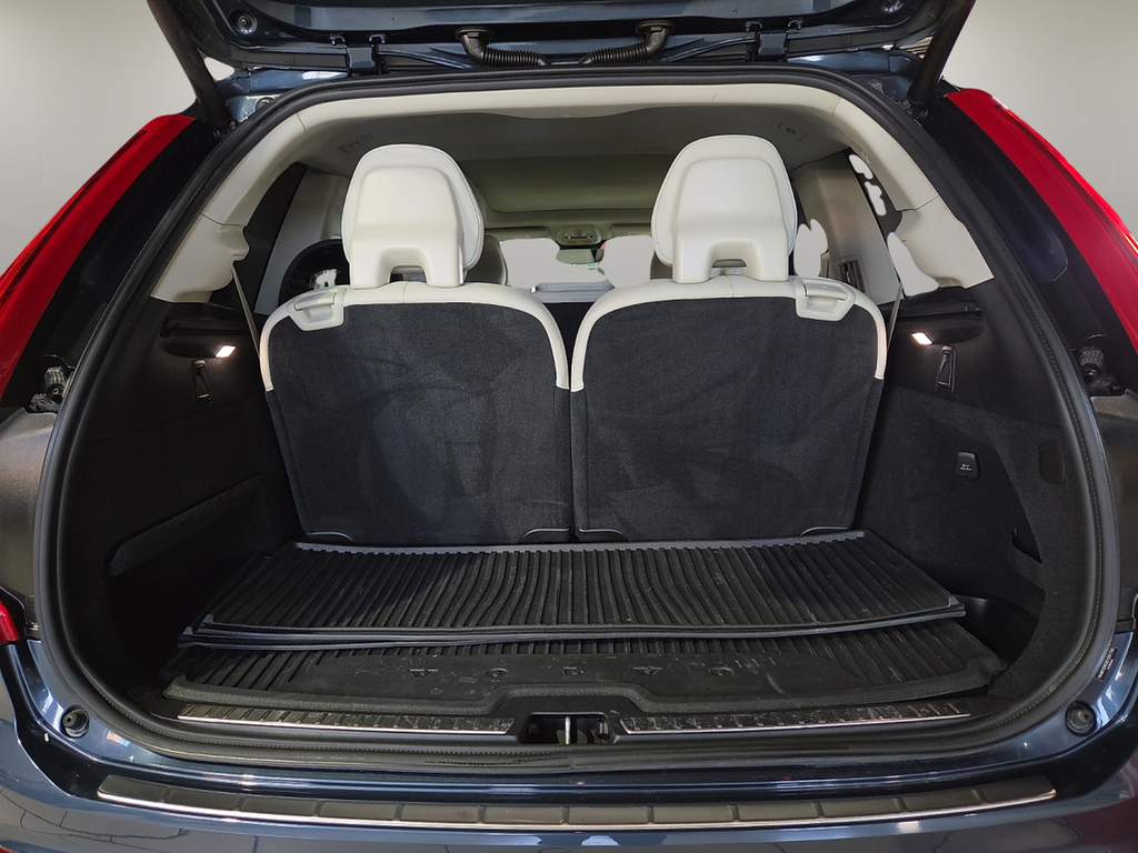 2025 Volvo XC90 B5 Plus