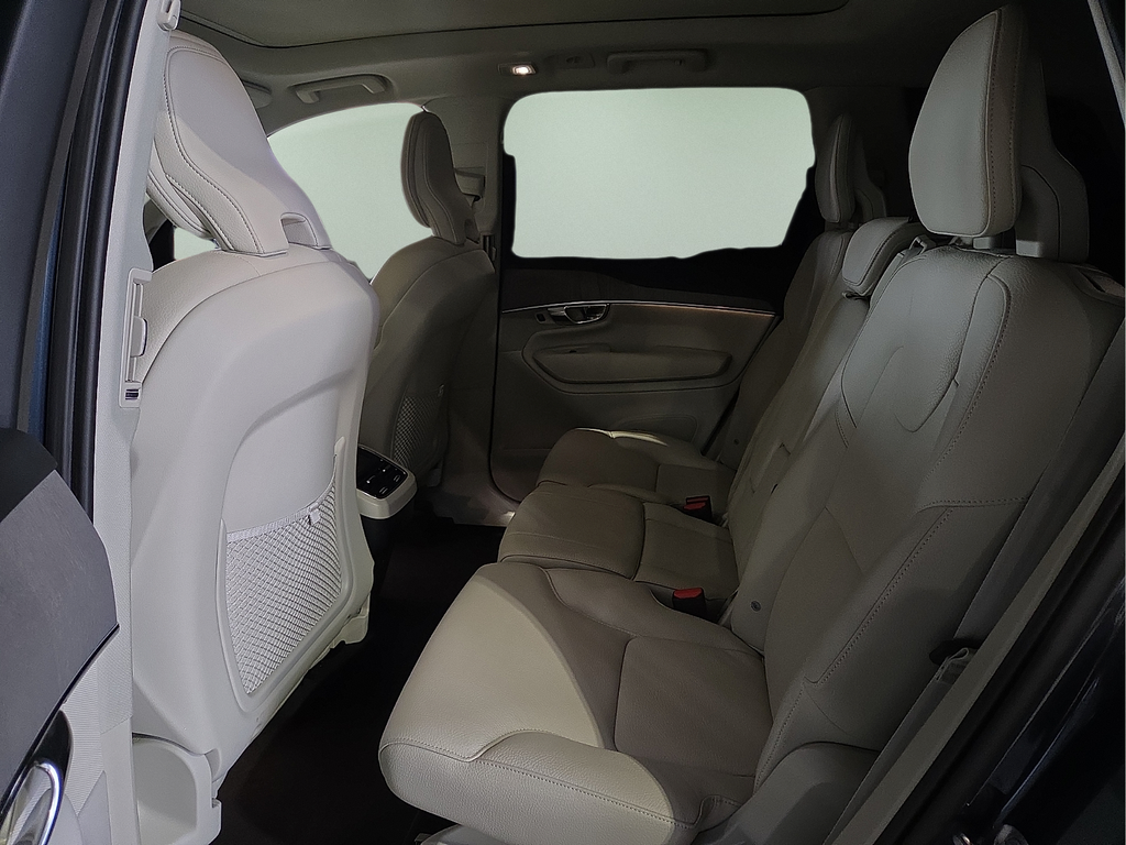 2025 Volvo XC90 B5 Plus