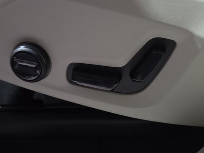 2025 Volvo XC90 B5 Plus
