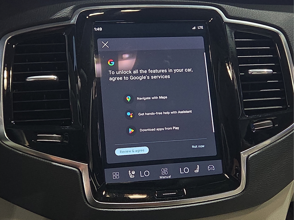 2025 Volvo XC90 B5 Plus