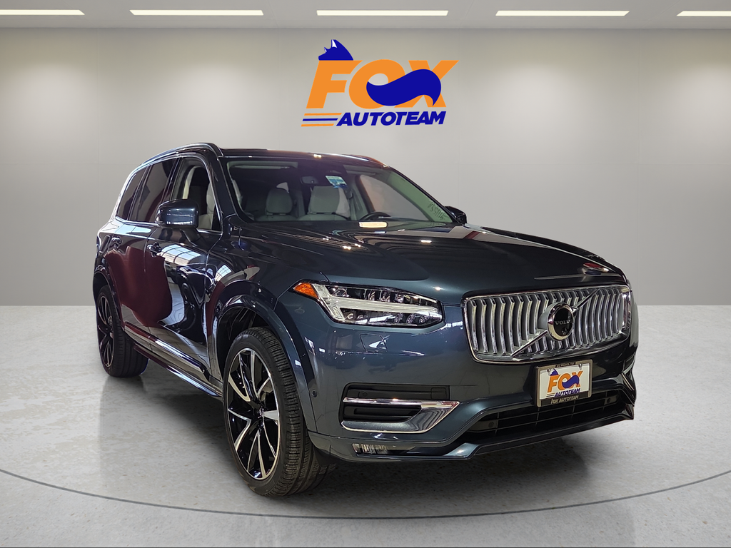 2025 Volvo XC90 B5 Plus