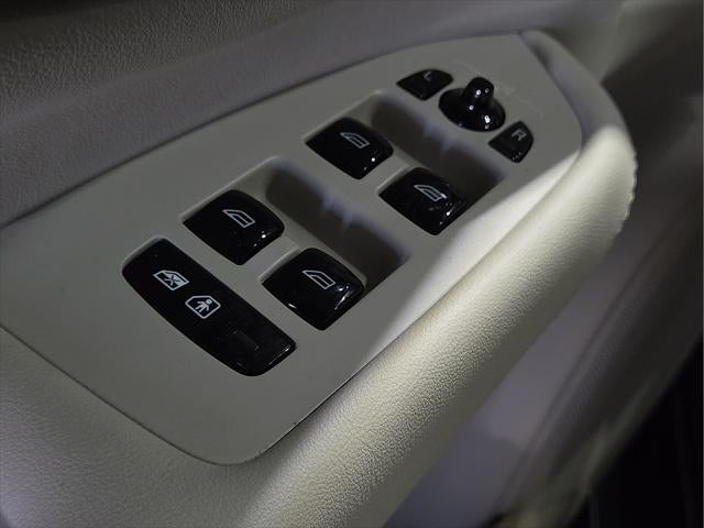 2025 Volvo XC90 B5 Plus